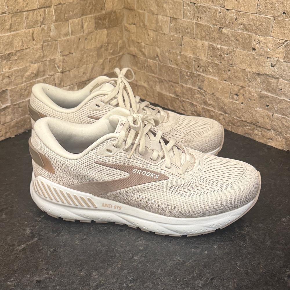 Brooks Women's Athletic Shoes - Coconut/Chateau/Portabella 8.5 - Picture 3 of 8